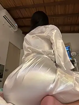  MadiLee  online show from March 7, 2:46 am