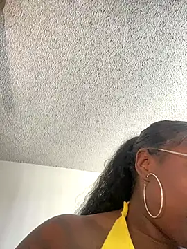 Snapshot of LillShayy chatting on November 14, 7:12 pm LillShayy online show from November 14, 7:12 pm