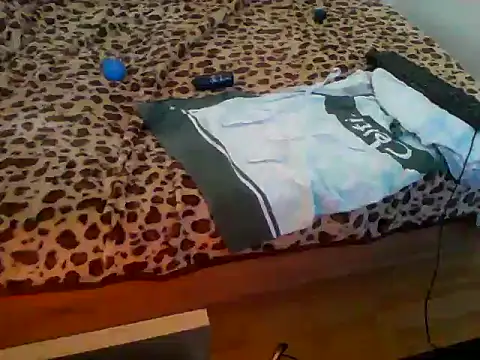 Snapshot of eblata04 chatting on January 5, 7:38 am eblata04 online show from January 5, 7:38 am