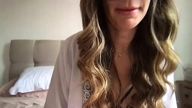 paolajonez online show from January 5, 3:34 pm