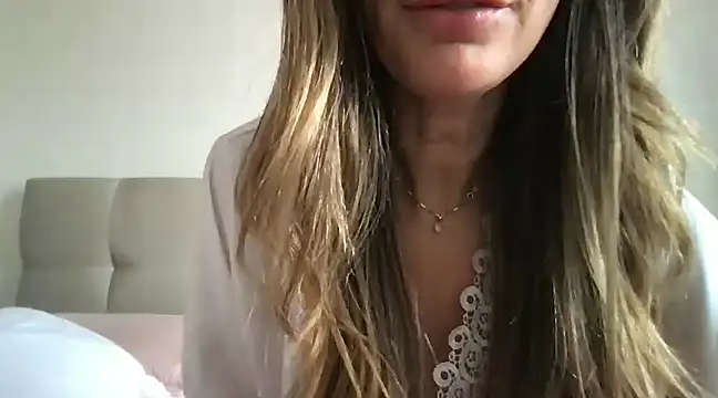 paolajonez online show from January 7, 7:28 pm