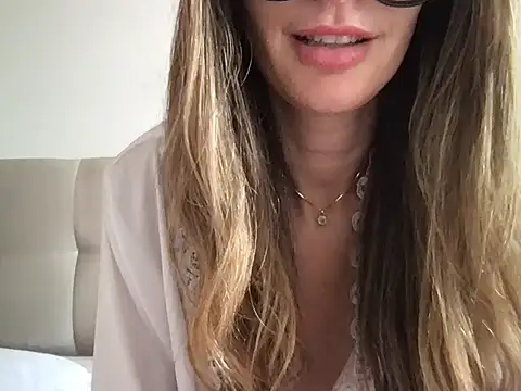 paolajonez online show from January 31, 3:33 pm