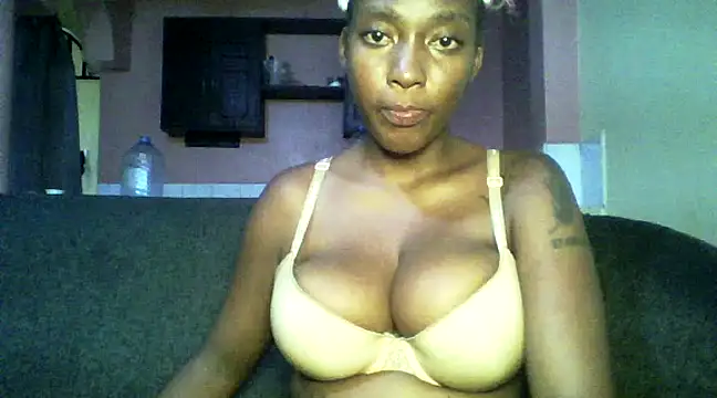 Snapshot of Sexxy_bre chatting on December 25, 11:54 am Sexxy bre online show from December 25, 11:54 am