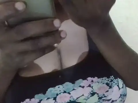 Snapshot of Sexxy_bre chatting on September 26, 8:18 am Sexxy bre online show from September 26, 8:18 am