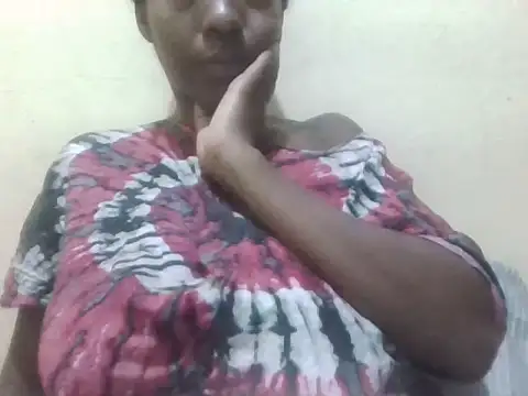 Snapshot of Sexxy_bre chatting on October 4, 8:34 am Sexxy bre online show from October 4, 8:34 am