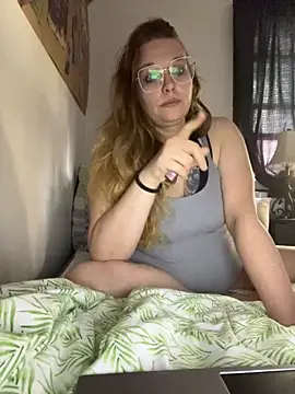 Lalalynn online show from November 6, 5:25 pm