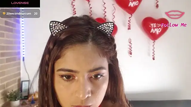 helenacyruss online show from February 13, 5:01 pm