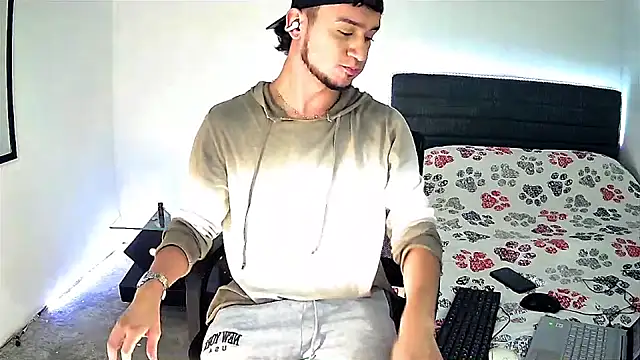 Kevin Torres online show from December 13, 9:53 pm