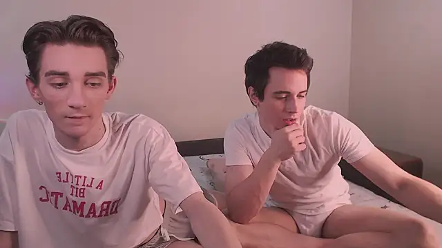 EliotMarks online show from December 25, 7:45 pm