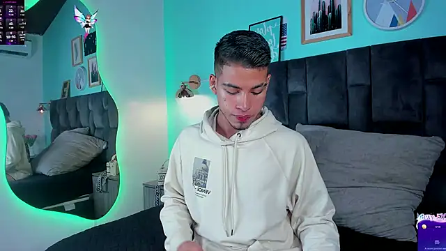 Snapshot of Ken-boy_ chatting on January 28, 2:32 am Ken-boy online show from January 28, 2:32 am