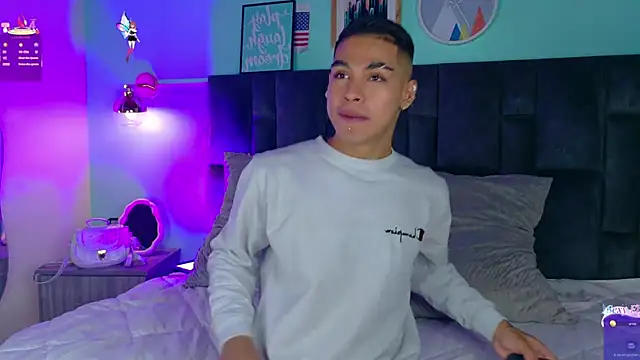 Snapshot of Ken-boy_ chatting on February 23, 11:33 am Ken-boy online show from February 23, 11:33 am