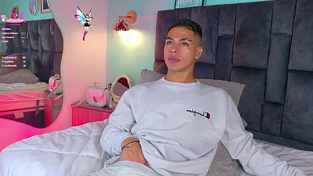 Snapshot of Ken-boy_ chatting on February 23, 5:39 pm Ken-boy online show from February 23, 5:39 pm