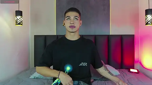 Snapshot of Ken-boy_ chatting on February 28, 2:42 am Ken-boy online show from February 28, 2:42 am