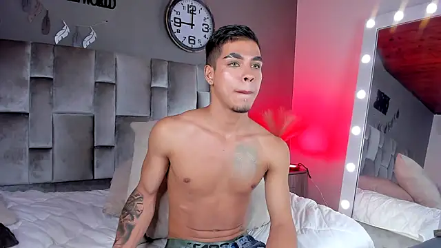 Snapshot of Ken-boy_ chatting on March 13, 9:43 am Ken-boy online show from March 13, 9:43 am