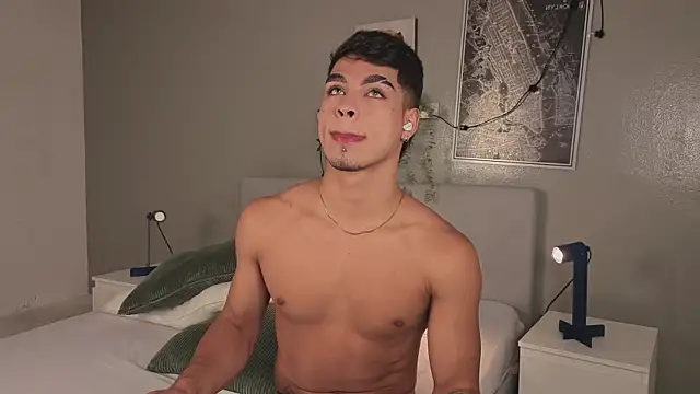 Snapshot of Ken-boy_ chatting on October 7, 11:51 am Ken-boy online show from October 7, 11:51 am