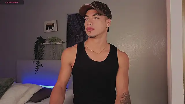 Snapshot of Ken-boy_ chatting on October 10, 12:04 pm Ken-boy online show from October 10, 12:04 pm