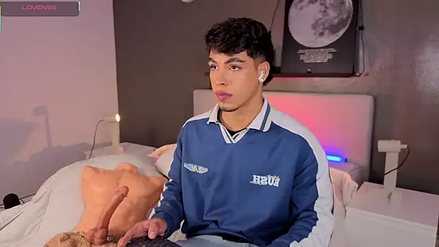 Snapshot of Ken-boy_ chatting on November 2, 11:34 am Ken-boy online show from November 2, 11:34 am