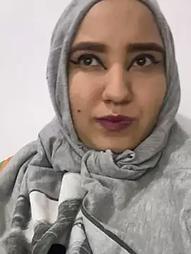 hannahayat online show from December 7, 3:41 pm