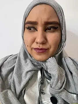 hannahayat online show from December 10, 2:28 pm