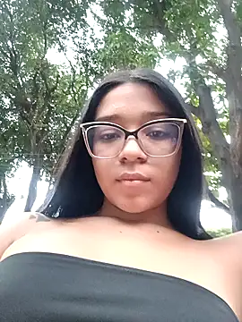 -VICKKY online show from February 5, 10:55 pm