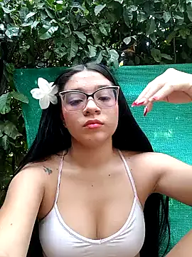 -VICKKY online show from February 19, 2:01 pm