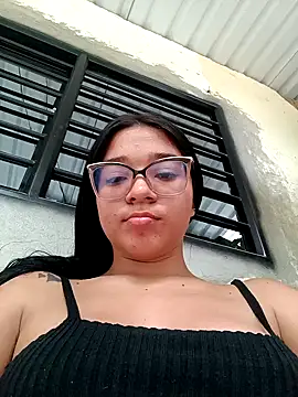 -VICKKY online show from February 28, 8:39 pm