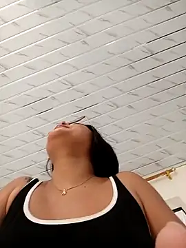 -VICKKY online show from November 3, 2:07 pm