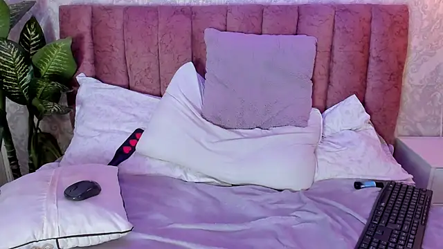 tiffany becker online show from January 21, 2:00 am