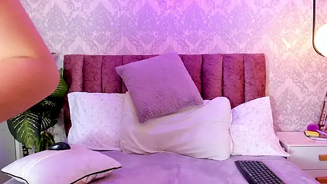 tiffany becker online show from January 22, 3:40 pm