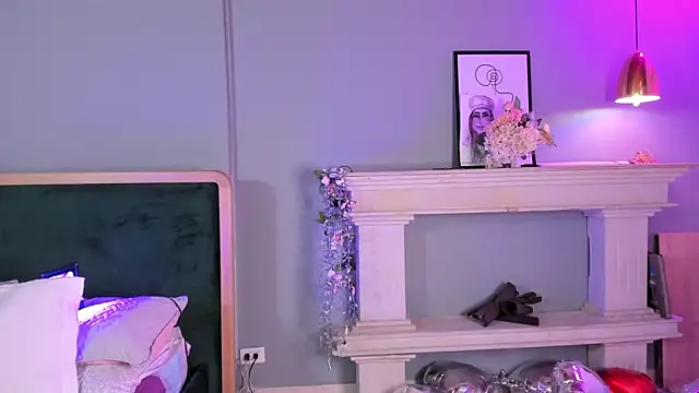 tiffany becker online show from February 25, 11:00 pm