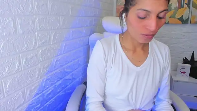 Snapshot of ImCrazzy chatting on February 13, 1:37 pm ImCrazzy online show from February 13, 1:37 pm