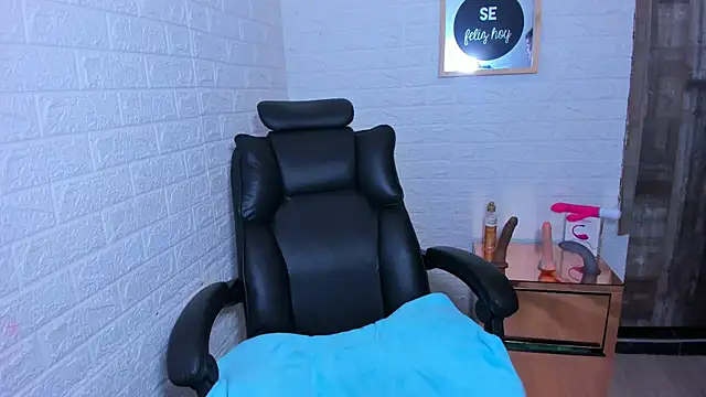 Snapshot of ImCrazzy chatting on November 8, 4:18 pm ImCrazzy online show from November 8, 4:18 pm