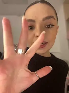 AnaWest online show from February 20, 6:06 am