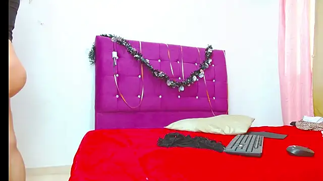 chantalsemenova1 online show from November 29, 8:34 pm