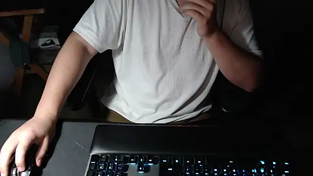 thealfawolf01 online show from October 13, 3:17 am