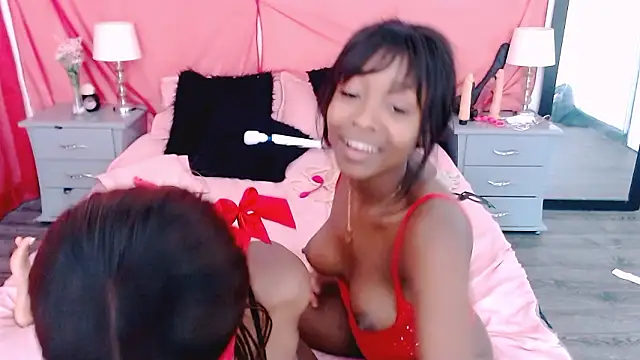 AdelynYasmin online show from December 5, 2:42 am