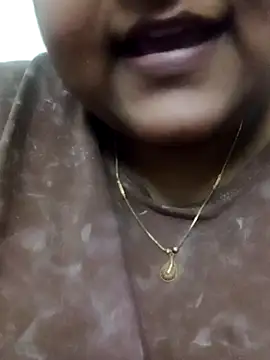 smile pretty online show from February 12, 9:22 pm