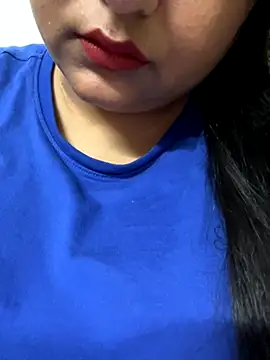 smile pretty online show from October 17, 7:05 pm