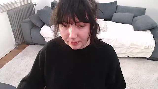 Lynylou online show from February 23, 8:17 am