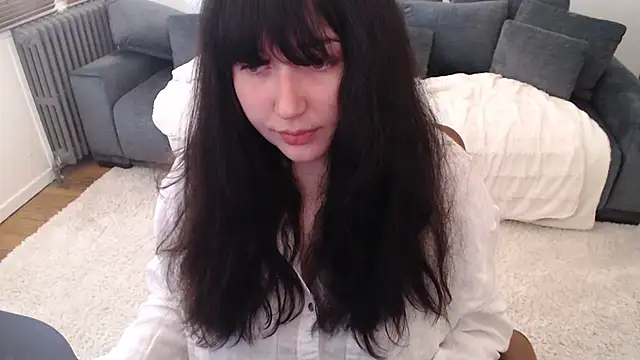 Lynylou online show from March 6, 10:30 am