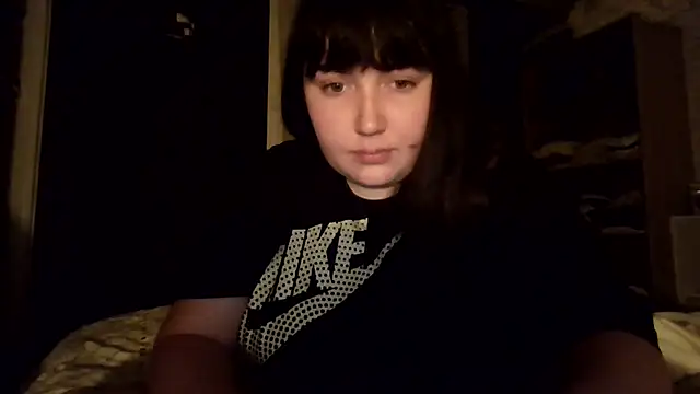 Lynylou online show from September 11, 8:09 pm