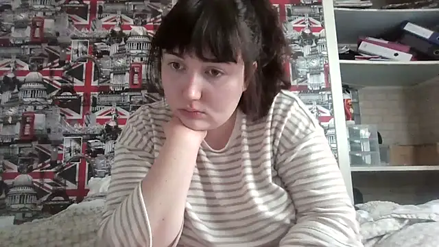 Lynylou online show from November 3, 9:43 am