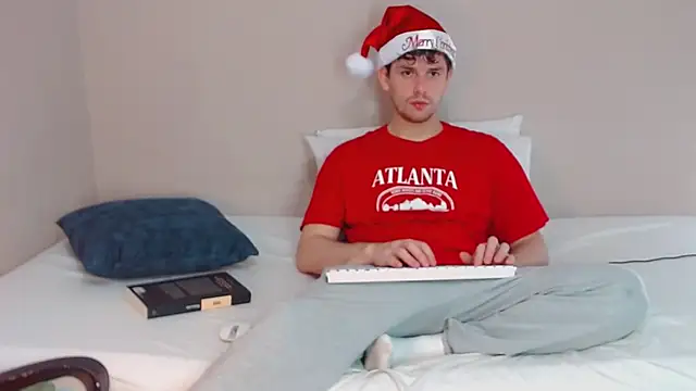 Snapshot of Elio555 chatting on December 26, 4:43 am Elio555 online show from December 26, 4:43 am