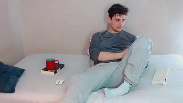 Snapshot of Elio555 chatting on March 7, 12:37 am Elio555 online show from March 7, 12:37 am