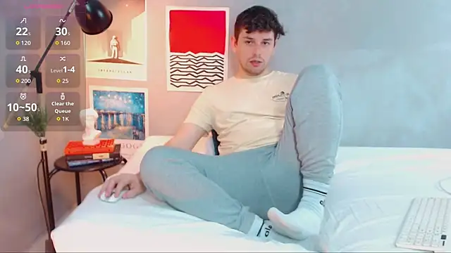 Snapshot of Elio555 chatting on October 12, 7:57 pm Elio555 online show from October 12, 7:57 pm