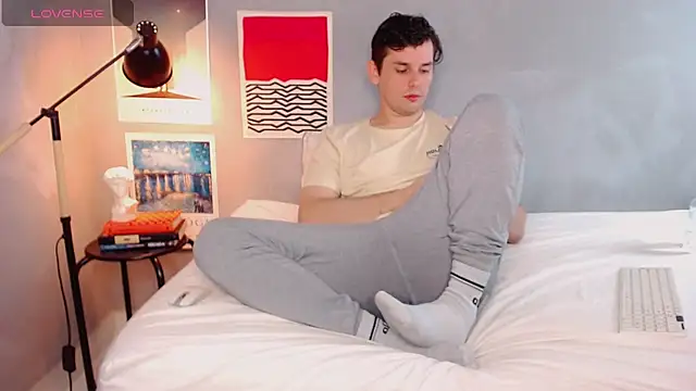 Snapshot of Elio555 chatting on October 30, 1:12 pm Elio555 online show from October 30, 1:12 pm