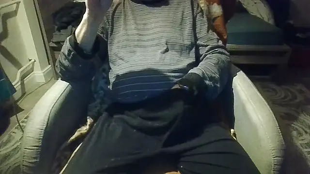 Snapshot of Sammy1660 chatting on January 4, 12:48 am Sammy1660 online show from January 4, 12:48 am