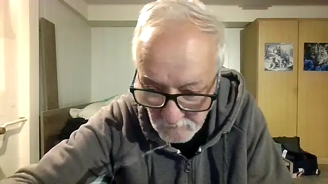 Snapshot of Sammy1660 chatting on September 27, 4:17 am Sammy1660 online show from September 27, 4:17 am