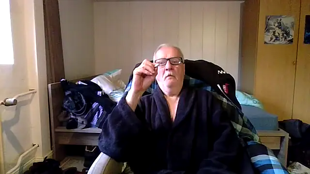 Snapshot of Sammy1660 chatting on October 3, 9:28 am Sammy1660 online show from October 3, 9:28 am