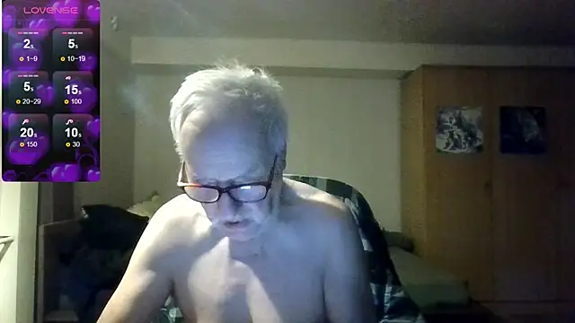 Snapshot of Sammy1660 chatting on December 16, 5:23 am Sammy1660 online show from December 16, 5:23 am